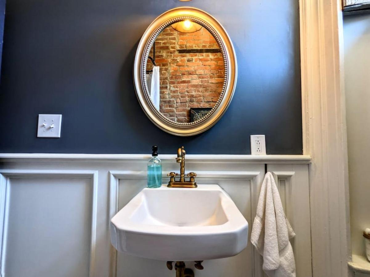 Apartment Hostwise - Industrial Vintage Style, Close To Downtown! *