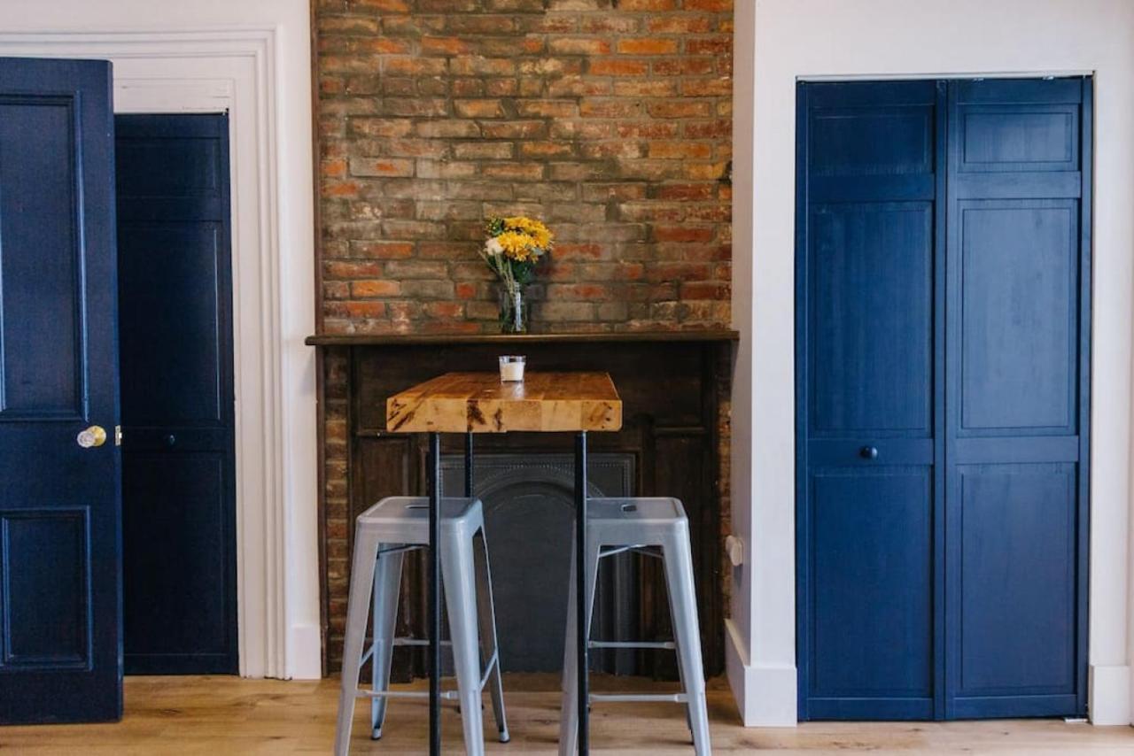 Hostwise - Industrial Vintage Style, Close To Downtown! Apartment